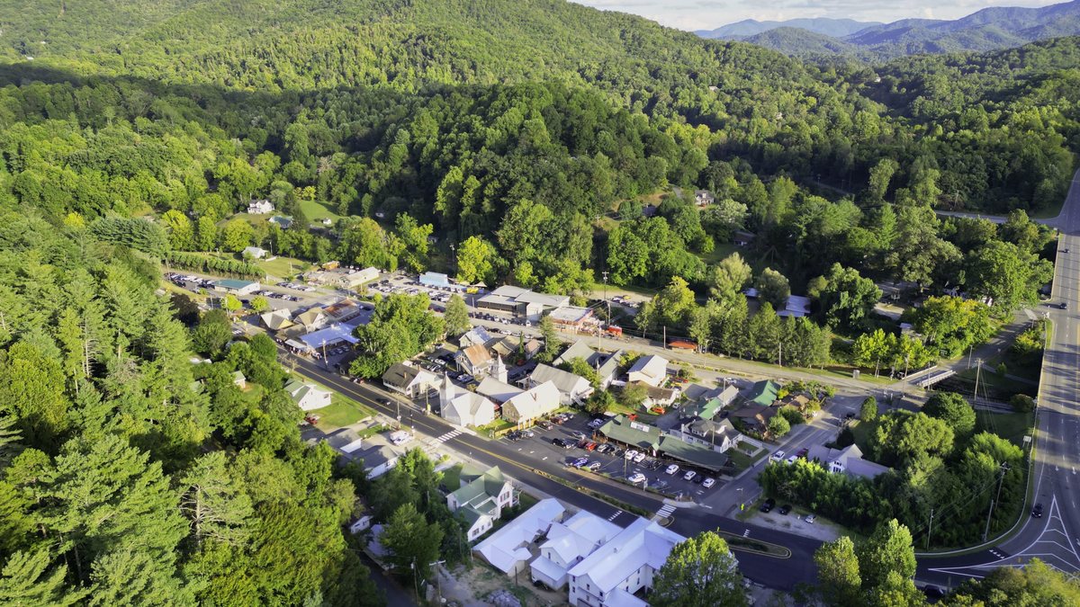 North Carolina County, — educational cover photo (regional illustration)