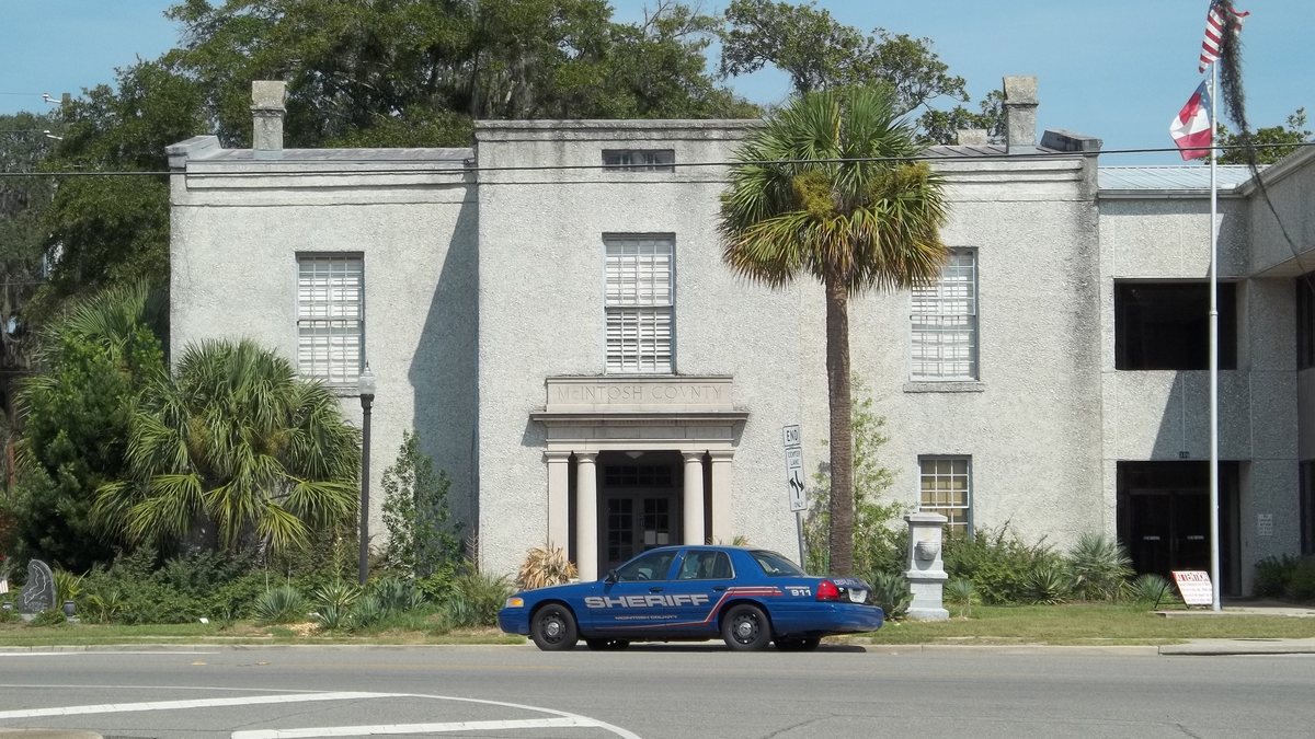 Educational briefing on the Office of the Sheriff for McIntosh County, Georgia — Darien. — educational cover (regional illustration)