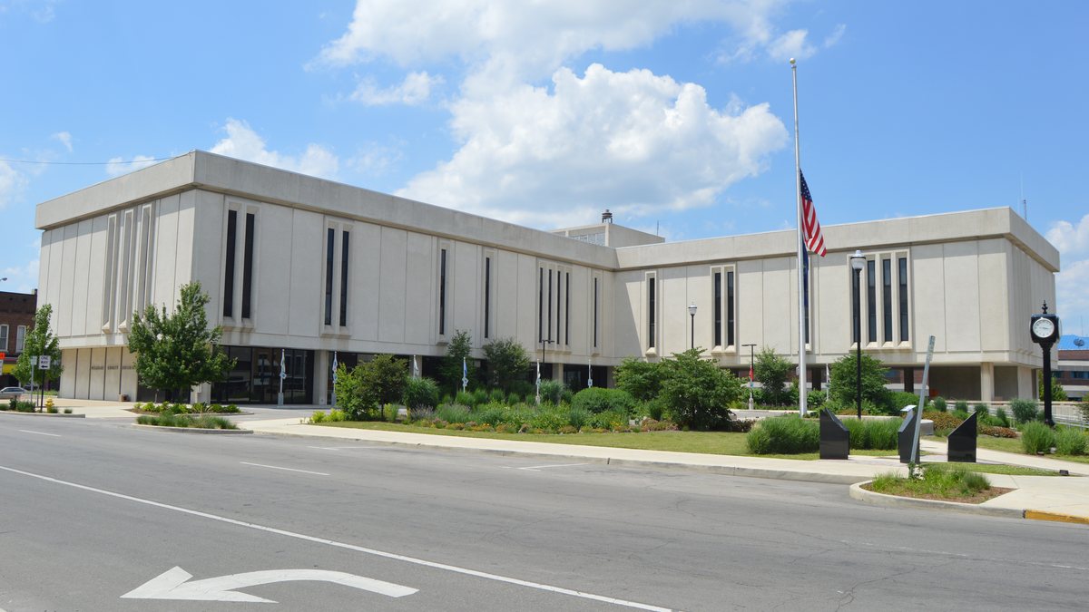 Educational briefing on the Office of the Sheriff for Delaware County, Indiana — Muncie. — educational cover (regional illustration)