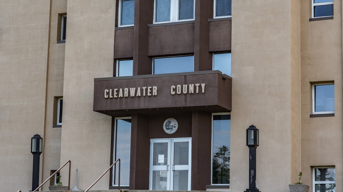 Educational briefing on the Office of the Sheriff for Clearwater County, Minnesota — Bagley. — educational cover (regional illustration)