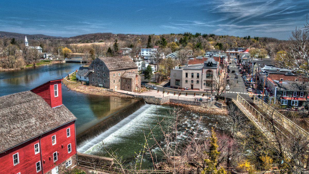 Educational briefing on the Office of the Sheriff for Hunterdon County, New Jersey — Flemington. — educational cover (regional illustration)