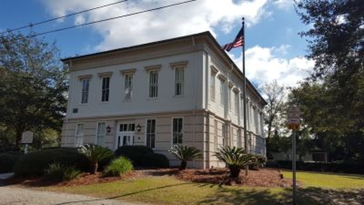 Educational briefing on the Office of the Sheriff for Berkeley County, South Carolina — Moncks Corner. — educational cover (regional illustration)