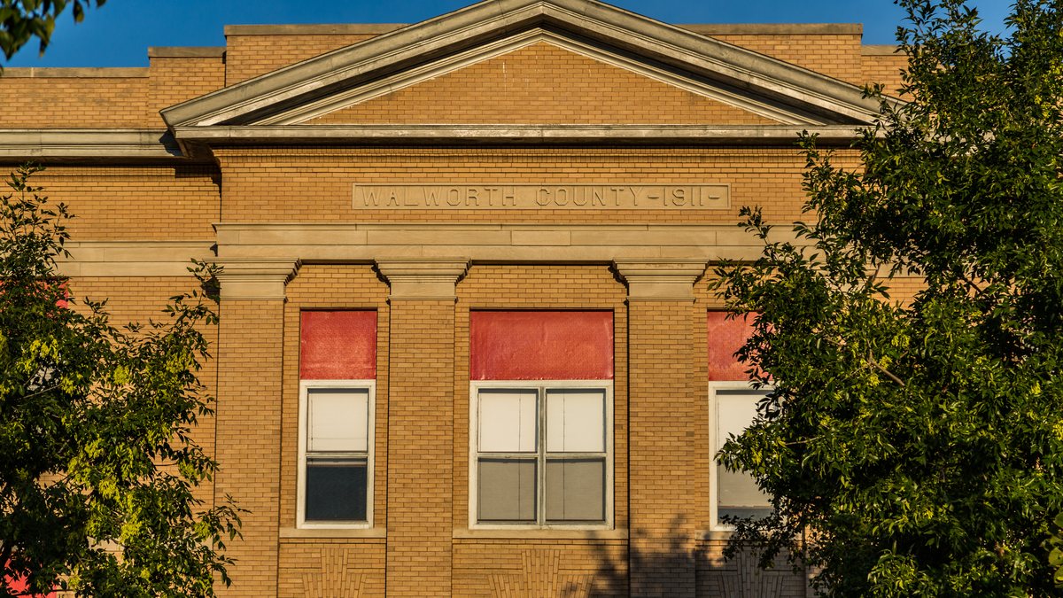 Educational briefing on the Office of the Sheriff for Walworth County, South Dakota — Selby. — educational cover (regional illustration)