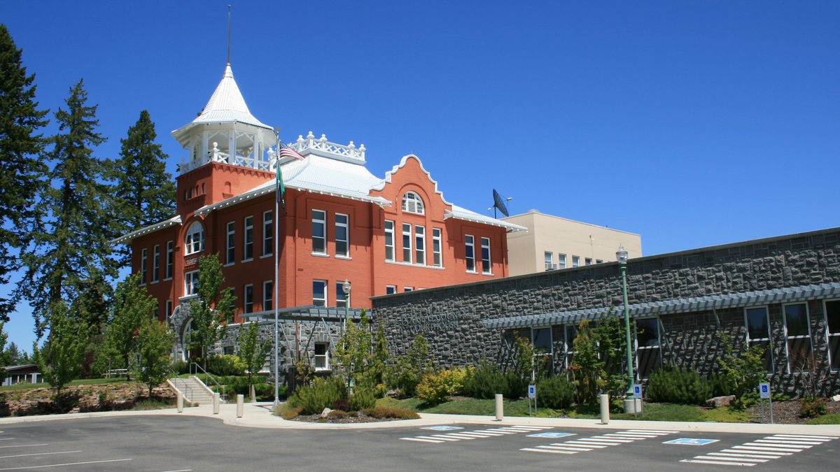 Educational briefing on the Office of the Sheriff for Douglas County, Washington — Waterville, while its largest settlement is East Wenatchee. — educational cover (regional illustration)