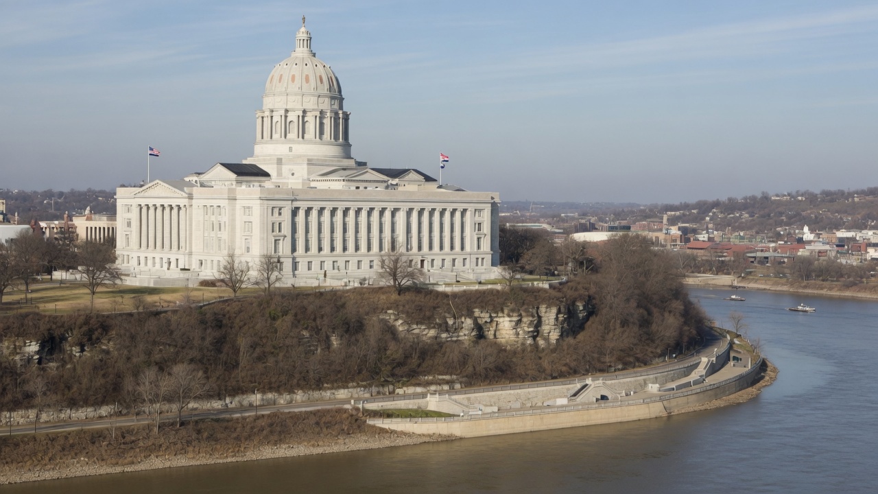 Jefferson City civic land — educational cover (regional illustration of Missouri)